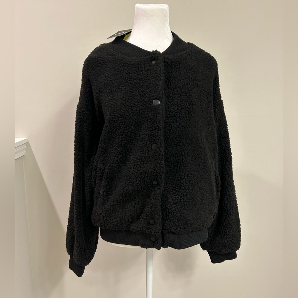 Forever 21 Women’s Sherpa Button Up Jacket- Black- NWT